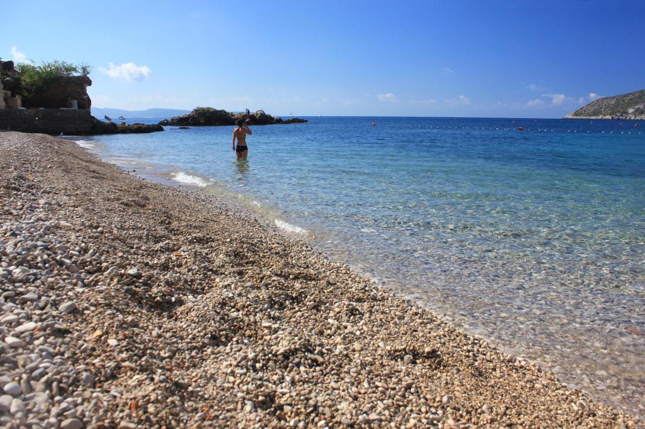 Apartments And Rooms By The Sea Komiza, Vis - 2431 المظهر الخارجي الصورة