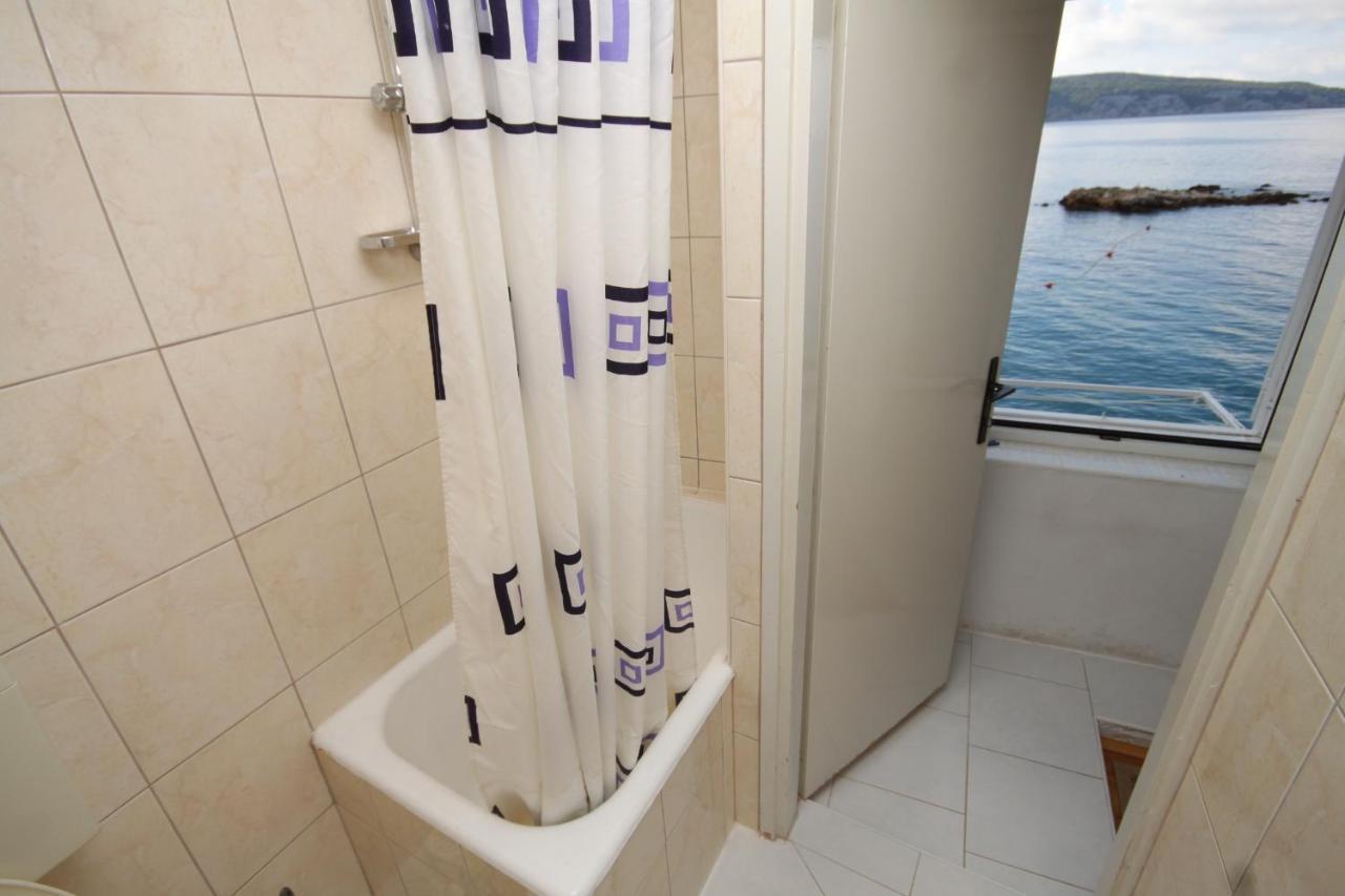 Apartments And Rooms By The Sea Komiza, Vis - 2431 المظهر الخارجي الصورة